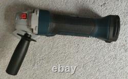 Bosch GWS18 V-LI Professional Angle Grinder 2x4,0 Batteries, charger And Case