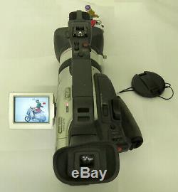 CANON XM2 CAMCORDER with Batteries and charger
