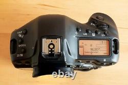 Canon EOS 1DX 18.1MP Pro DSLR body, 52K shutter count, with battery & charger