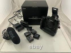 FUJI XH-1 WITH GRIP, BOX, Rode Mic Pro 6 Batteries 2 Chargers
