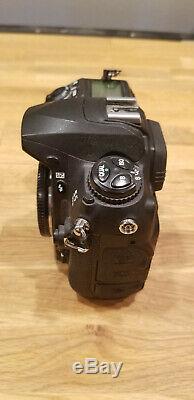 Fuji Fujifilm FinePix S5 Pro Camera Body with charger and 3 batteries