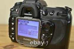 Fujifilm S5 Pro Dslr Camera Body Charger Batteries Strap 2gb Cf