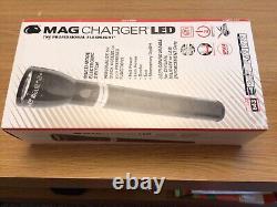 MAG Charger LED Professional Flashlight