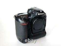Nikon D2H high speed professional DSLR Camera, Black. 2 batteries MH-21 charger