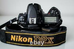 Nikon D2X Professional Digital DSLR Camera body with charger and 2 batteries