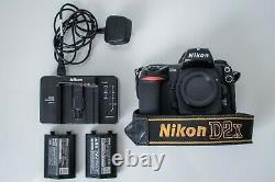 Nikon D2X Professional Digital DSLR Camera body with charger and 5 batteries