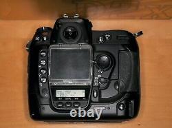 Nikon D2x DSLR Camera Body Only Boxed Charger and Battery Shutter Count 7537