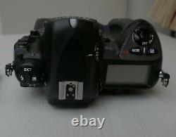 Nikon D2x Professional With Nikon Battery, Shutter 37.000, + Charger