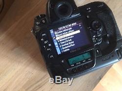 Nikon D3 Full Frame Pro SLR. Very low Shutter Count. In Box 3 Batteries+charger