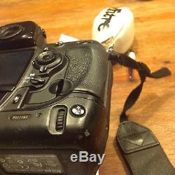 Nikon D3 Full Frame Pro SLR With 125k Shutter Count with nikon charger & battery