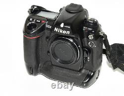 Nikon D D2X Pro Digital SLR Camera Body + charger + 2 x battery. Shutter 35.200