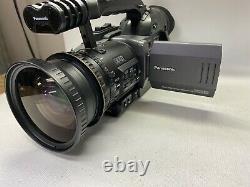 Panasonic AG-DVX100B Camcorder With Battery/charger 189 Hours