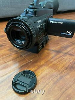Panasonic AG-HMC40P 3MOS HDMI Camcorder with 2 batteries & charger