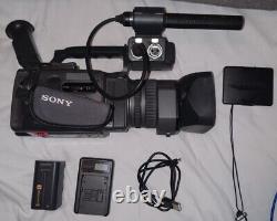 SONY DSR-PD150P DIGITAL CAMCORDER Plays MiniDV Tapes + Battery & Charger