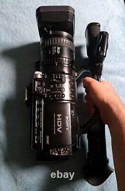 SONY HVR-Z1J Professional Camcorder + Battery & Charger DV Tape Cam Corder