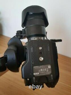 Sony FS5 PXW-FS5 4K BUNDLE with 18-105mm f4 G OSS Lens, Batteries and Charger