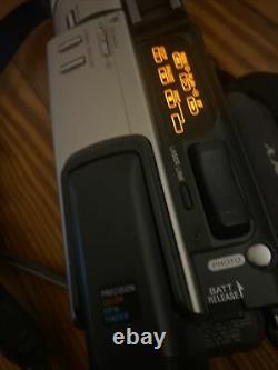 Sony Handycam DCR-TRV900 Mini DV Camcorder, Battery/Charger