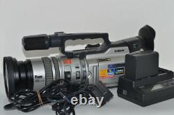 Sony Handycom DCR-VX2000 DIGITAL VIDEO CAMERA RECORDER withBattery charger #100151