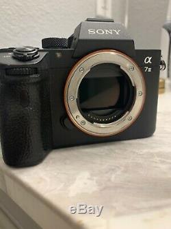 Sony a7III 42.4MP Full Frame Mirrorless Pro Camera +2 batteries & charger