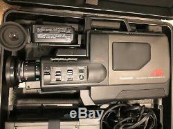 Video Camera Panasonic AG-180 Pro Line VHS with Case, battery, charger, manual